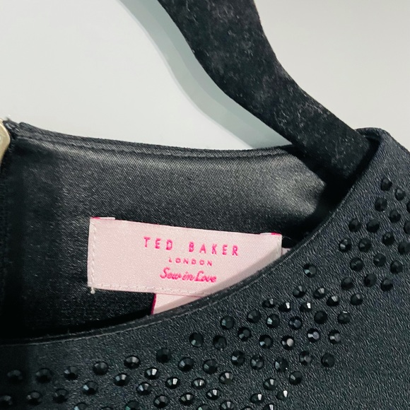 Size xs short jump suit - Picture 3 of 5